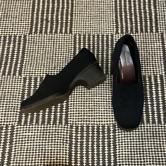 Vintage navy loafers, size 5 - Picture 3 of 5